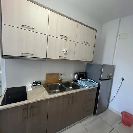 Apartament Eri *